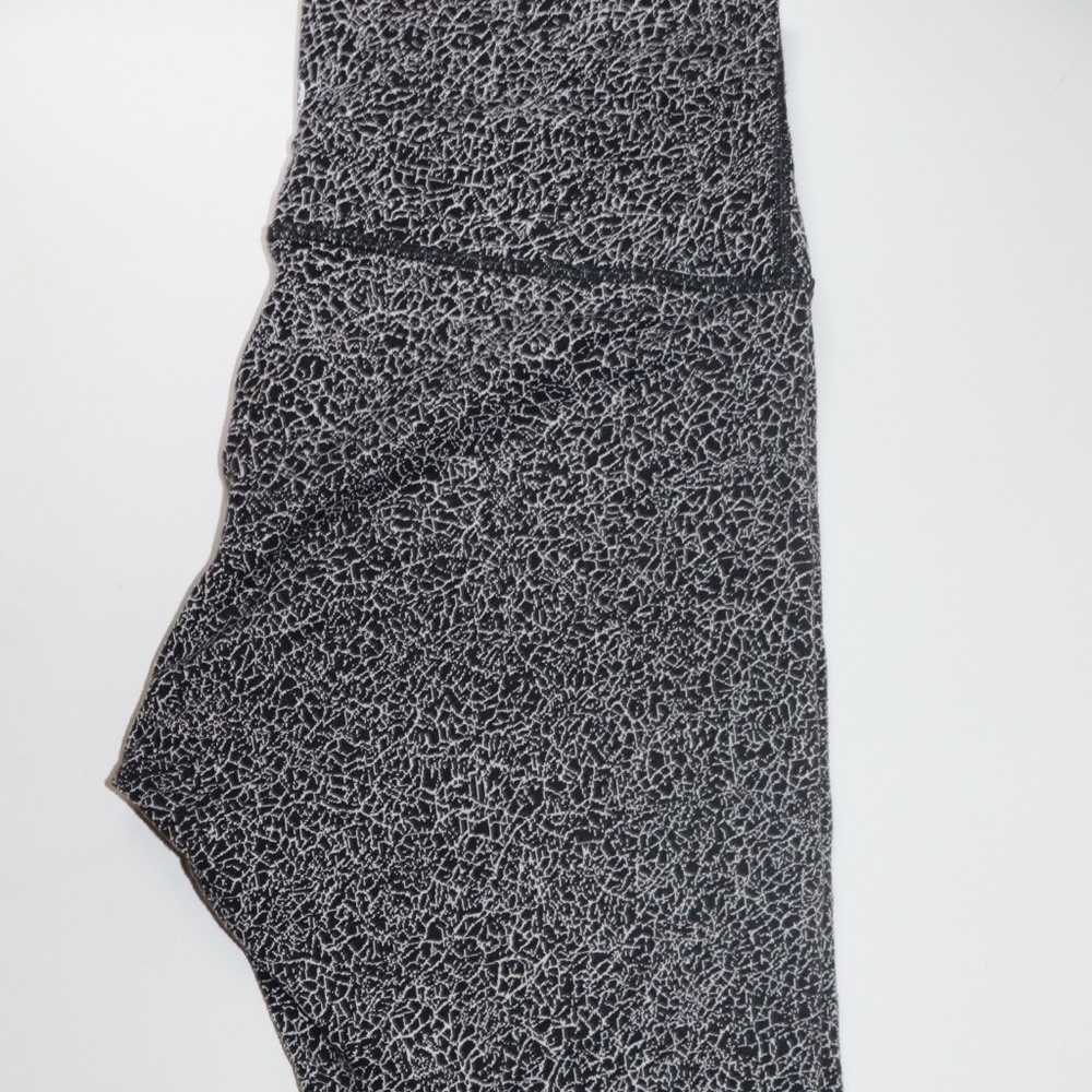 RARE Lululemon Wunder Under Leggings 28" size 8 - Picture 3 of 5